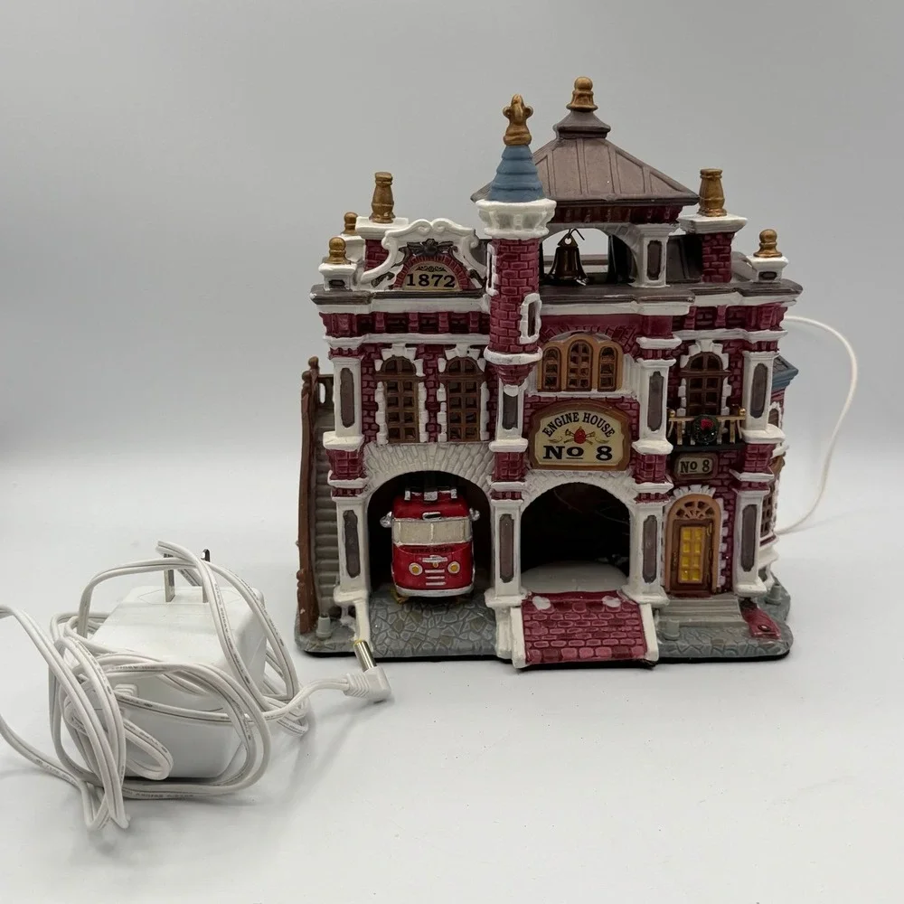 Lemax Engine House No 8 Fire Station Village Lighted Building w Adapter